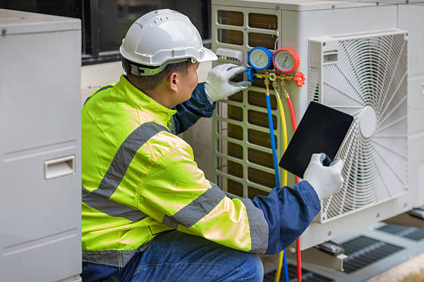 Professional Hvac technician working in Deer Park, TX